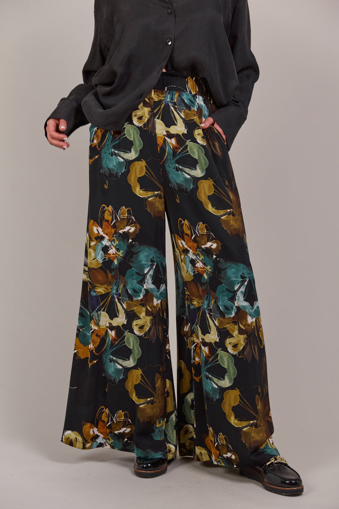 Elise Pant - Botanical Black